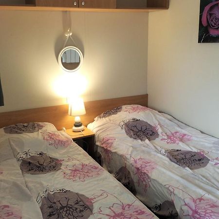 Mobile Home A Louannec Екстериор снимка