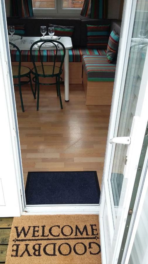 Mobile Home A Louannec Екстериор снимка